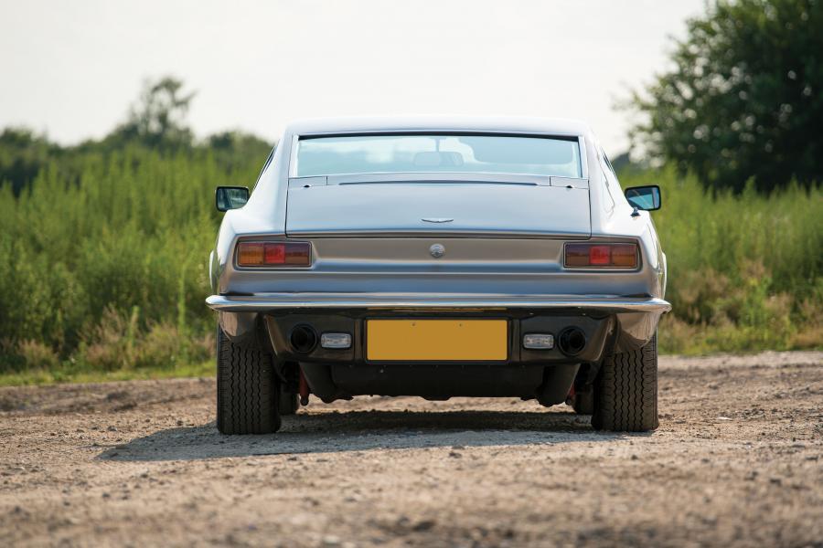  Aston Martin V8 (Series II) 1972 года  (UK) (фото 8 из 12)